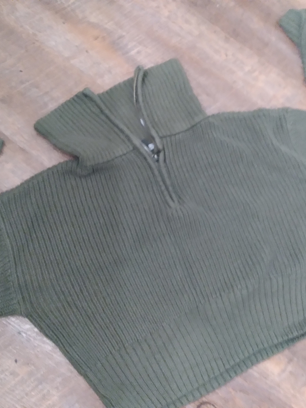 Woman Olive Green Half-Zip Cropped Ribbed Sweater